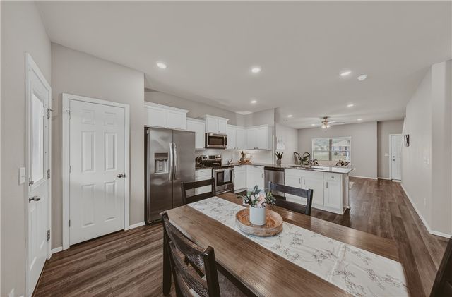 949 E Sparrow Circle, Fayetteville, AR 72701