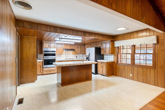 1786 Le Bec Ct, Lodi, CA 95240