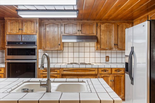 1786 Le Bec Ct, Lodi, CA 95240