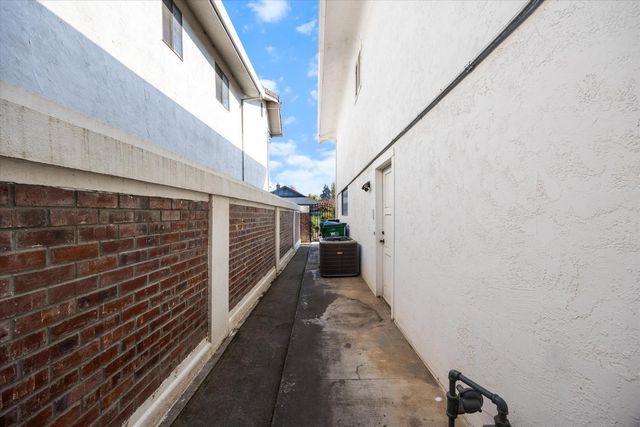 1786 Le Bec Ct, Lodi, CA 95240