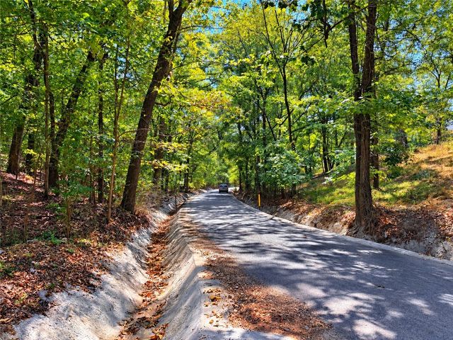 12197 Kenneth Price Road, Elm Springs, AR 72762