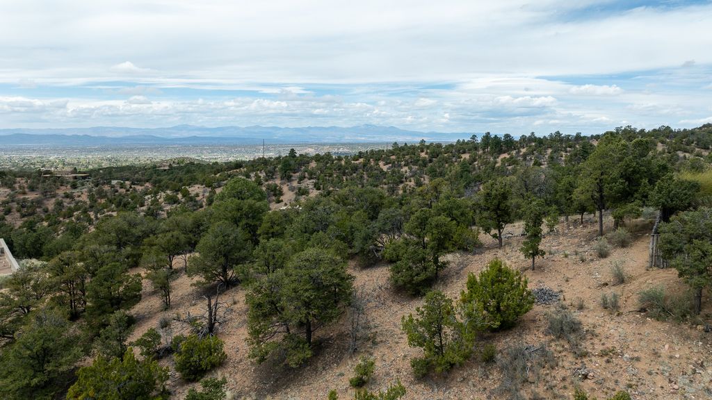 2567 Atalaya Hills Trail, Santa Fe, NM 87505