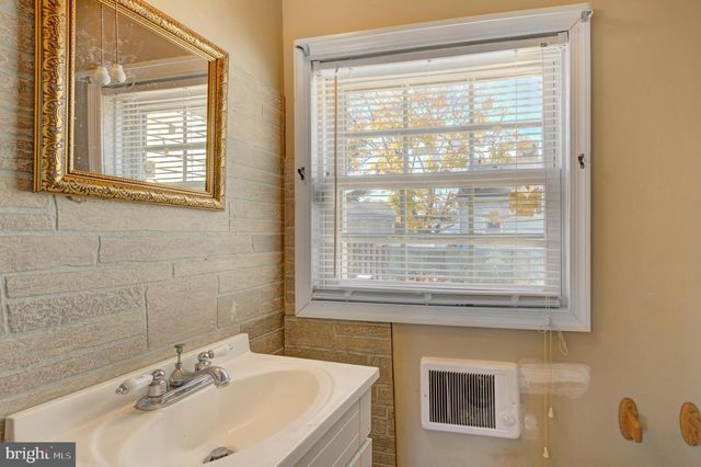 26 E GRIFFITH ST, Penns Grove, NJ 08069