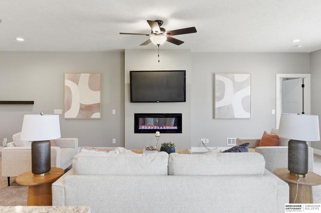 8230 N 173rd Street, Bennington, NE 68007