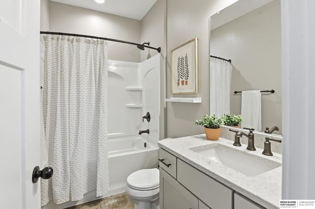 8230 N 173rd Street, Bennington, NE 68007