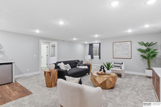 8230 N 173rd Street, Bennington, NE 68007