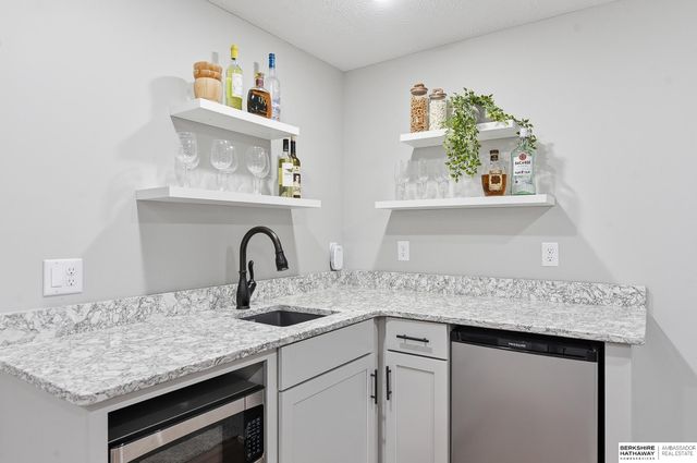 8230 N 173rd Street, Bennington, NE 68007