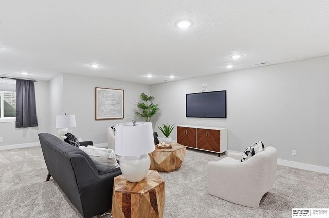 8230 N 173rd Street, Bennington, NE 68007