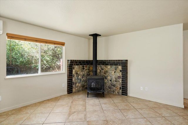 1302 Nicks Ln, Placerville, CA 95667
