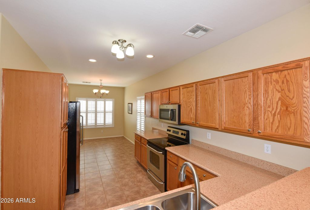 186 W SADDLE Way, San Tan Valley, AZ 85143 — photo 5