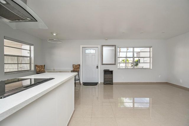 471 Capri J 471, Delray Beach, FL 33484