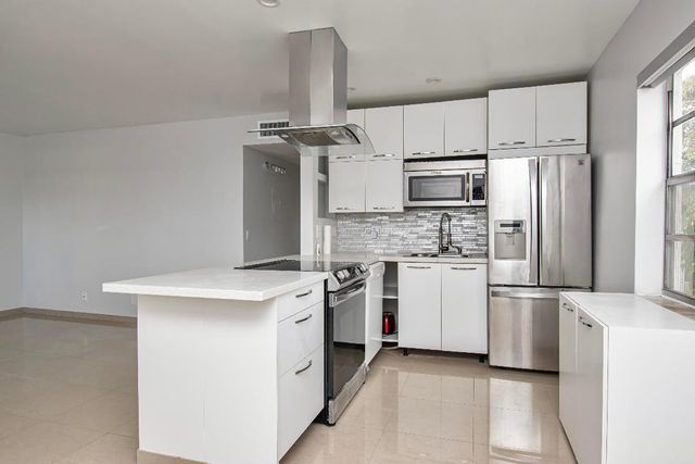 471 Capri J 471, Delray Beach, FL 33484