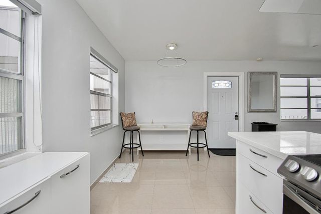 471 Capri J 471, Delray Beach, FL 33484