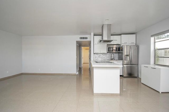 471 Capri J 471, Delray Beach, FL 33484