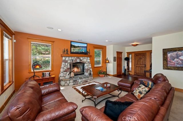 483 Emerald, Lake Arrowhead, CA 92352