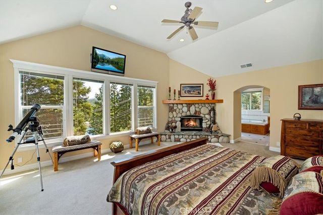 483 Emerald, Lake Arrowhead, CA 92352