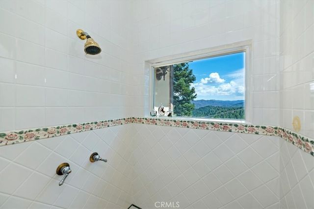 483 Emerald, Lake Arrowhead, CA 92352