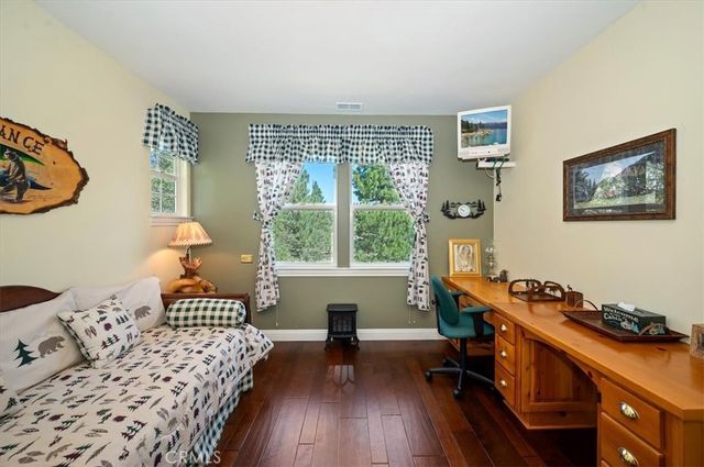 483 Emerald, Lake Arrowhead, CA 92352
