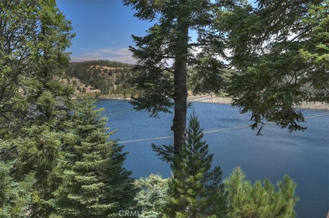 483 Emerald, Lake Arrowhead, CA 92352