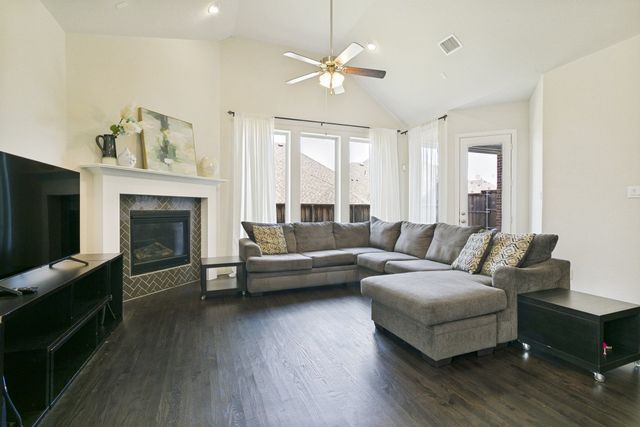 7906 Gulfstream Lane, Irving, TX 75063