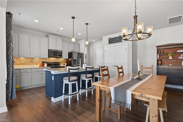 202 Station DR, Suffolk, VA 23434