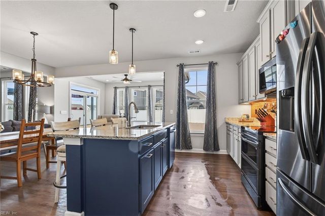 202 Station DR, Suffolk, VA 23434