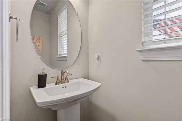 202 Station DR, Suffolk, VA 23434