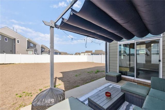 202 Station DR, Suffolk, VA 23434