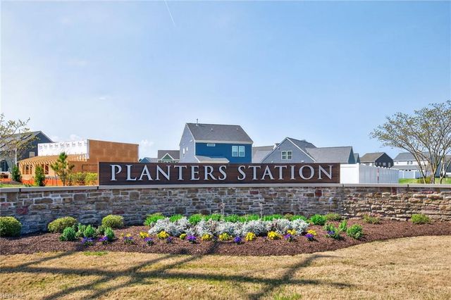 202 Station DR, Suffolk, VA 23434