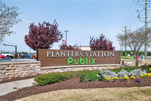 202 Station DR, Suffolk, VA 23434