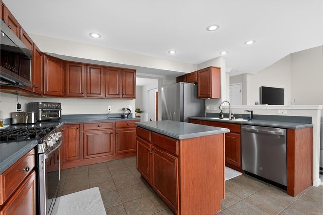 2081 Blankenbecker Drive, Florence, KY 41042