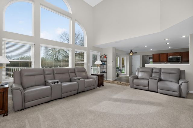 2081 Blankenbecker Drive, Florence, KY 41042