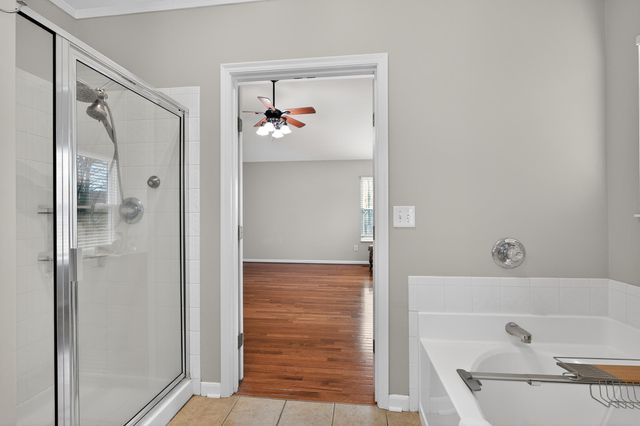 2081 Blankenbecker Drive, Florence, KY 41042