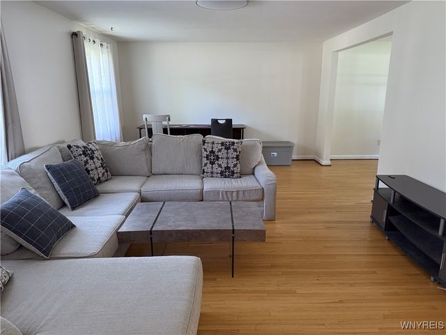 59 Laurie Lea, Amherst, NY 14221