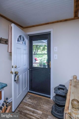 83 HOSTLER RD, Harpers Ferry, WV 25425