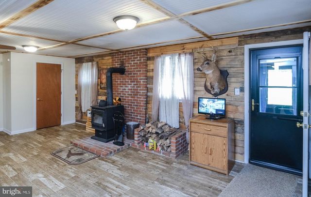83 HOSTLER RD, Harpers Ferry, WV 25425
