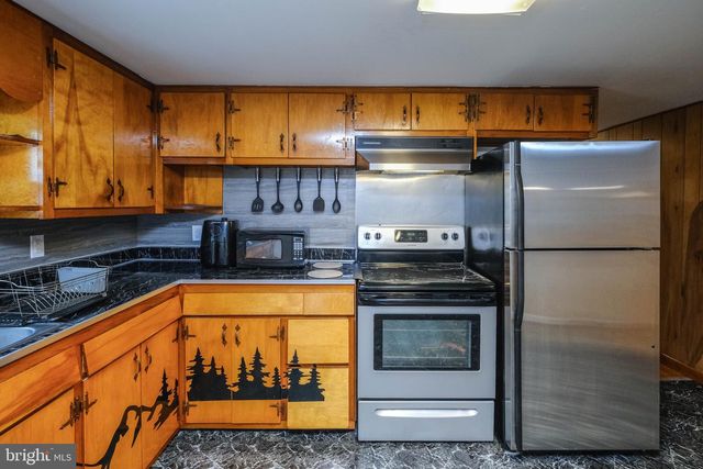 83 HOSTLER RD, Harpers Ferry, WV 25425