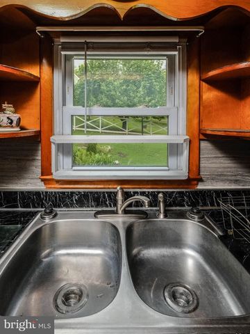 83 HOSTLER RD, Harpers Ferry, WV 25425