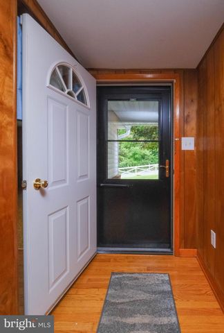 83 HOSTLER RD, Harpers Ferry, WV 25425