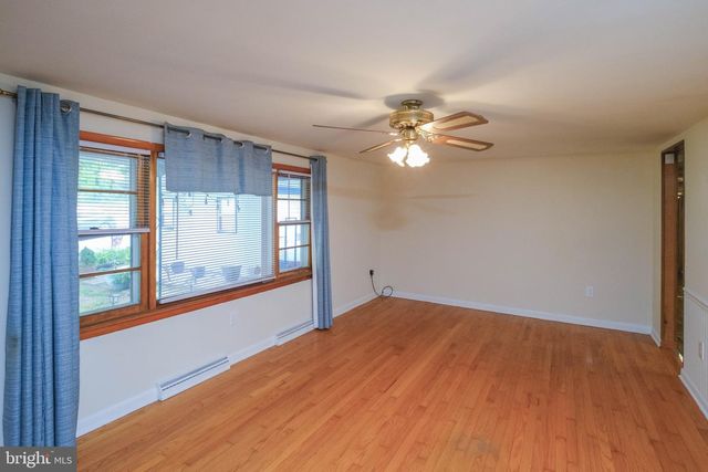 83 HOSTLER RD, Harpers Ferry, WV 25425