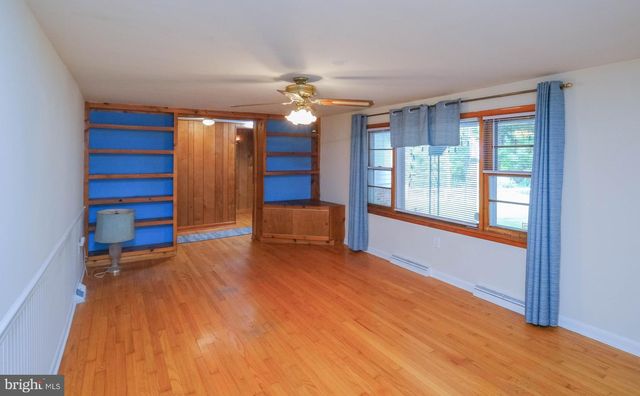 83 HOSTLER RD, Harpers Ferry, WV 25425
