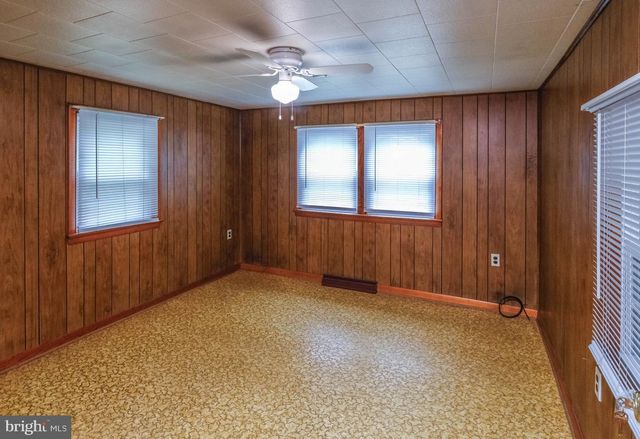 83 HOSTLER RD, Harpers Ferry, WV 25425