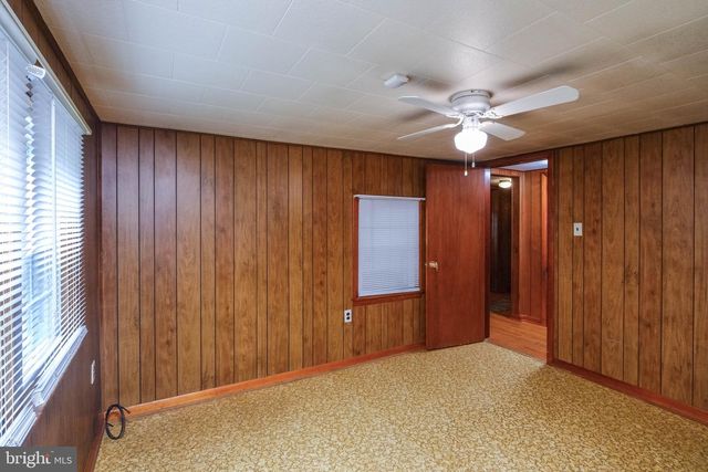83 HOSTLER RD, Harpers Ferry, WV 25425