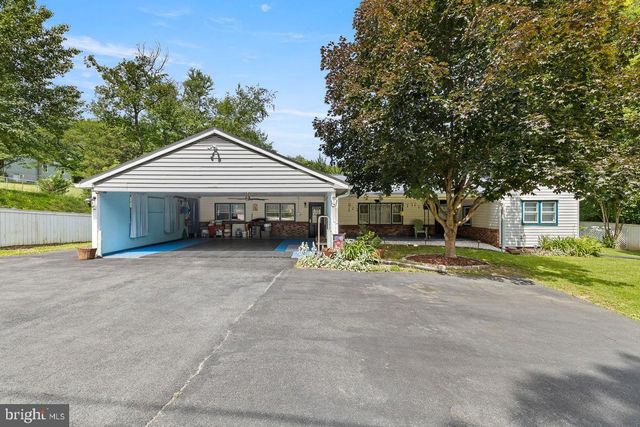 83 HOSTLER RD, Harpers Ferry, WV 25425