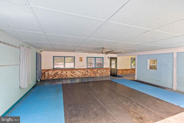 83 HOSTLER RD, Harpers Ferry, WV 25425