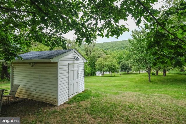 83 HOSTLER RD, Harpers Ferry, WV 25425