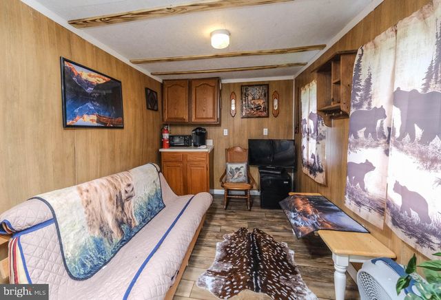 83 HOSTLER RD, Harpers Ferry, WV 25425