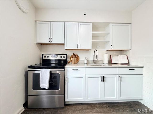 5952 Nagel Avenue, St Louis, MO 63109