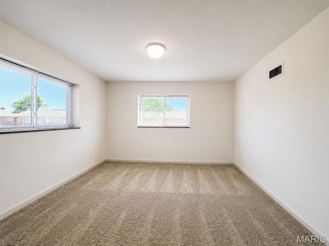 5952 Nagel Avenue, St Louis, MO 63109