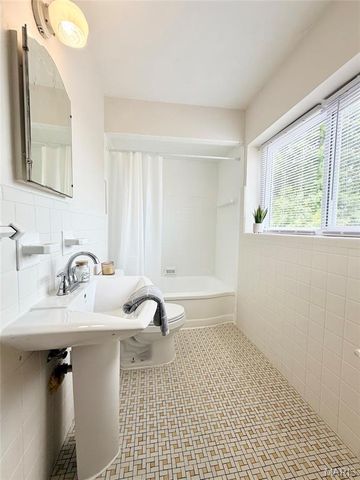 5952 Nagel Avenue, St Louis, MO 63109
